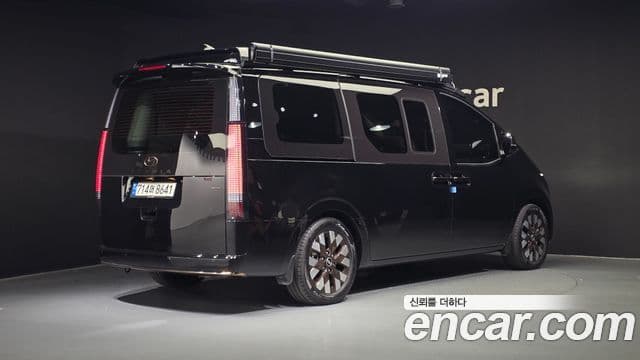 Hyundai Staria 2023 — ფოტო 2/20