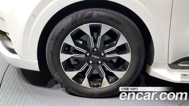 Kia Carnival 2022 — фото 5 из 20