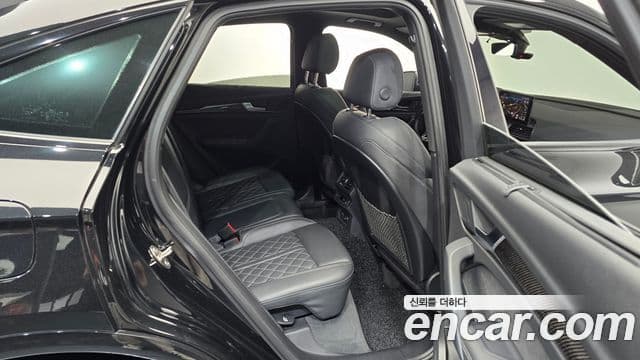 Audi SQ5 2022 — Şəkil 15/20