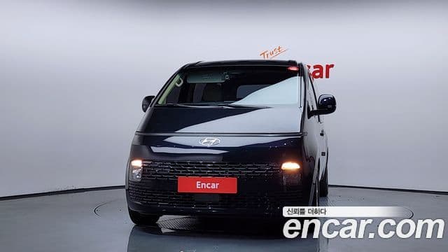 Hyundai Staria 2022 — ფოტო 2/20