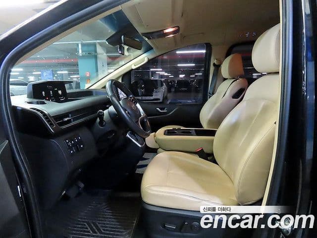 Hyundai Staria 2022 — ფოტო 9/20