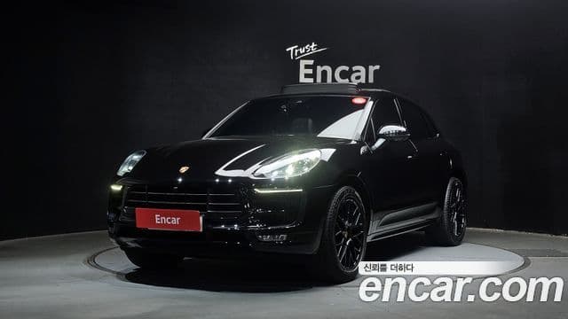 Porsche Macan 2018 — Фото 1/20