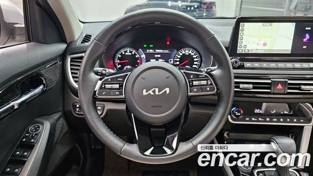 Kia Seltos 2022 — Şəkil 13/20