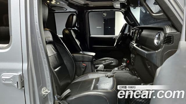 Jeep Wrangler 2019 — фото 9 из 20