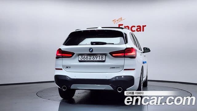 BMW X1 2022 — Şəkil 7/20