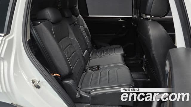 Volkswagen Tiguan Allspace 2023 — фото 12 из 20