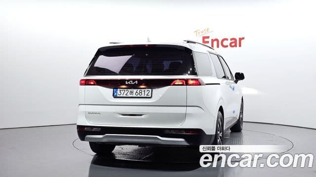 Kia Carnival 2023 — Фото 4/20