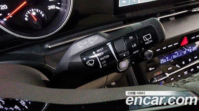 Kia Carnival 2022 — Şəkil 18/20