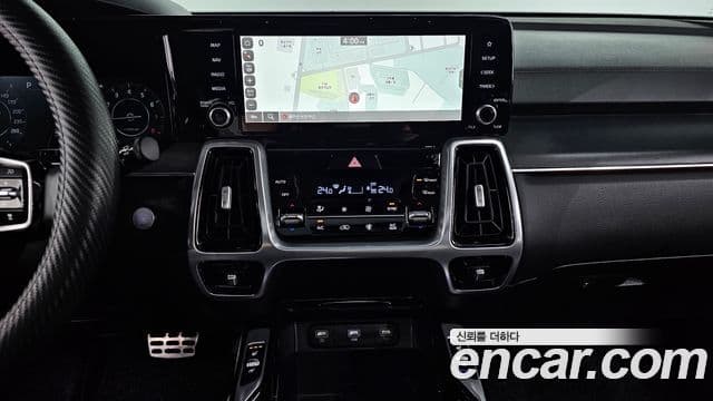 Kia Sorento 2021 — ფოტო 15/20