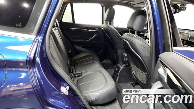 BMW X1 2019 — Şəkil 12/20