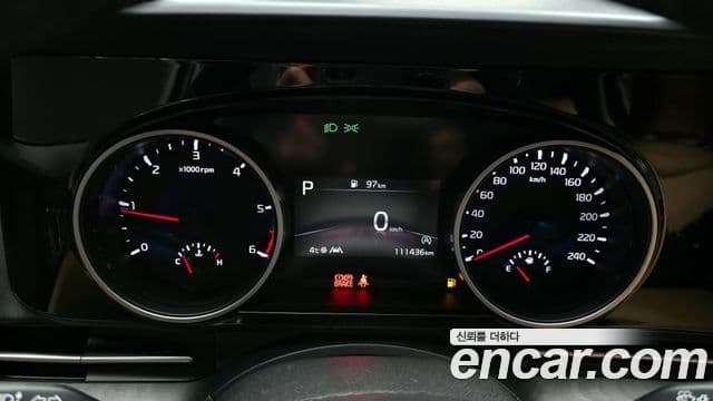 Kia Carnival 2020 — ფოტო 8/20