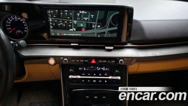 Kia Carnival 2020 — ფოტო 14/20