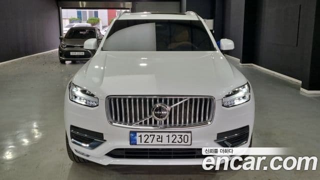 Volvo XC90 2023 — ფოტო 1/17