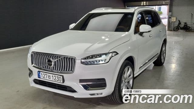 Volvo XC90 2023 — ფოტო 2/17