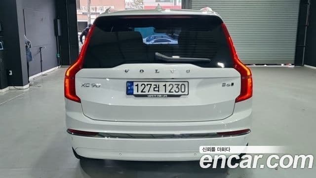 Volvo XC90 2023 — ფოტო 4/17