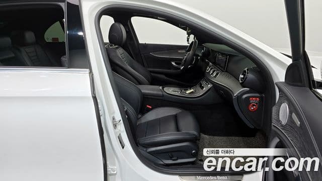 Mercedes-Benz E-Class 2021 — ფოტო 11/20