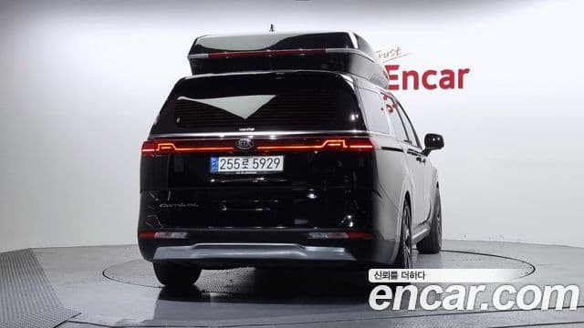 Kia Carnival 2021 — Photo 14/20