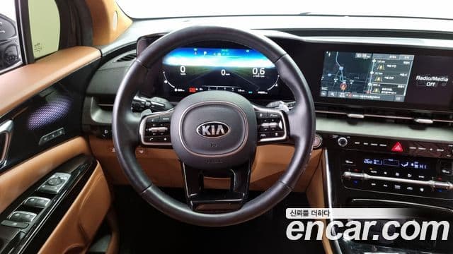 Kia Carnival 2021 — Photo 12/20