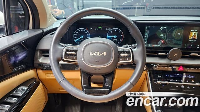 Kia Carnival 2023 — фото 14 из 20