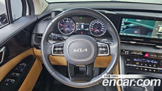 Kia Carnival 2021 — ფოტო 5/20