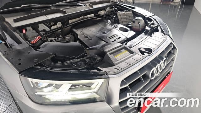 Audi Q5 2020 — Şəkil 6/20