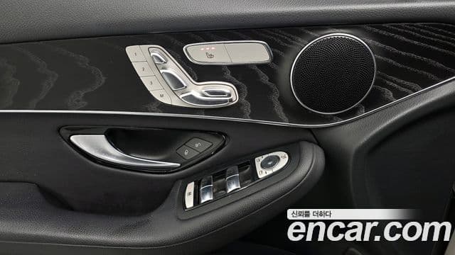Mercedes-Benz GLC-Class 2019 — ფოტო 16/20