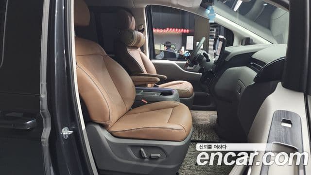 Hyundai Staria 2023 — ფოტო 11/20
