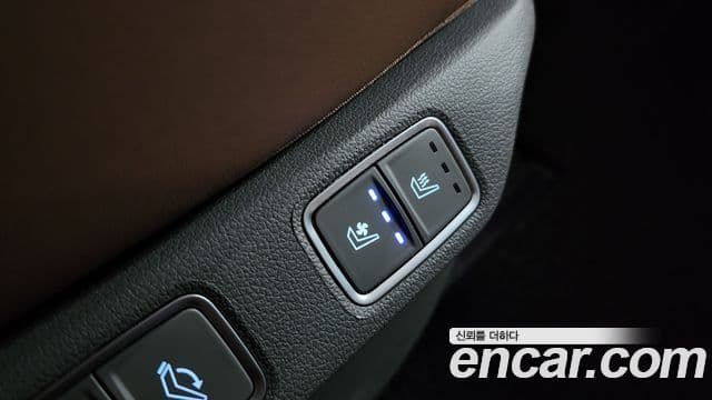 Hyundai Staria 2023 — ფოტო 19/20