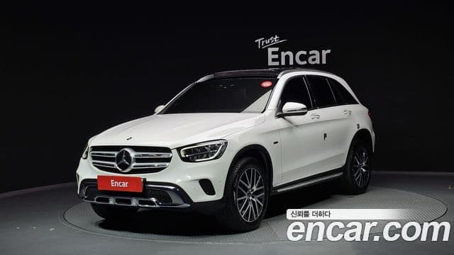 Mercedes-Benz GLC-Class 2021 — Photo 1/20