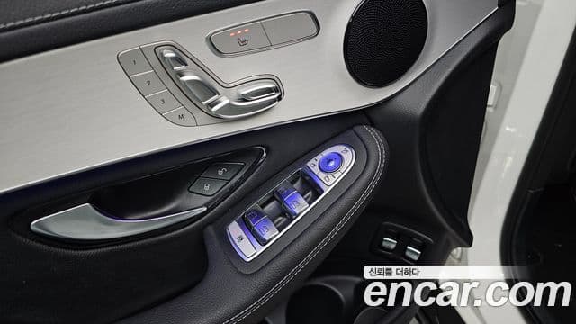 Mercedes-Benz GLC-Class 2021 — Photo 9/20