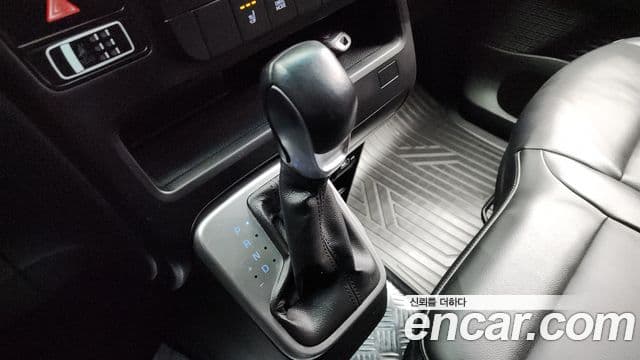 Hyundai Staria 2021 — фото 9 из 20