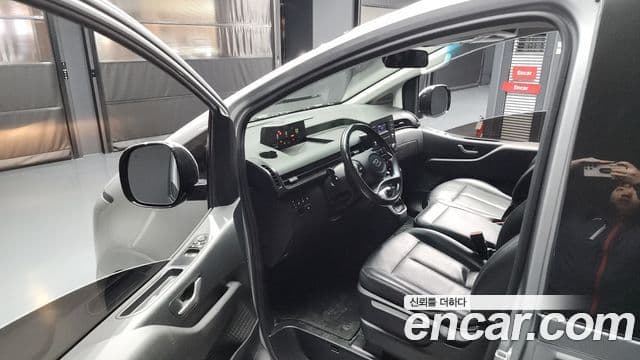 Hyundai Staria 2021 — фото 10 из 20