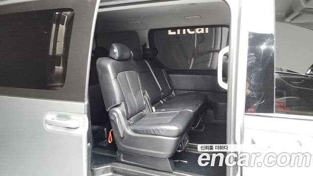 Hyundai Staria 2021 — фото 12 из 20