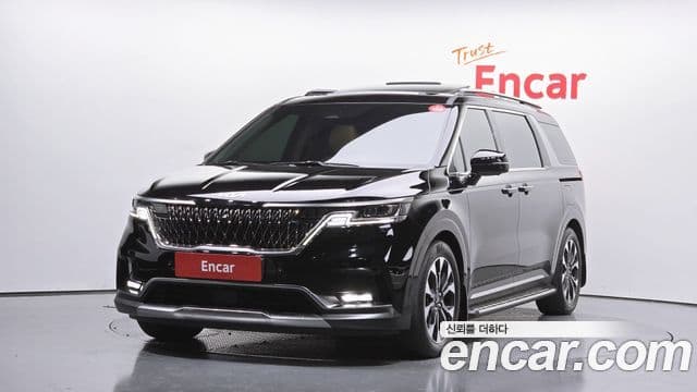 Kia Carnival 2022 — фото 9 из 20