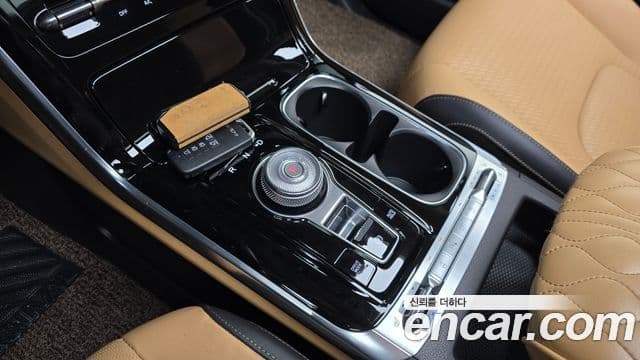 Kia Carnival 2022 — фото 7 из 20