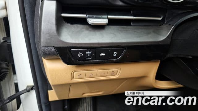 Kia Carnival 2020 — фото 13 из 20