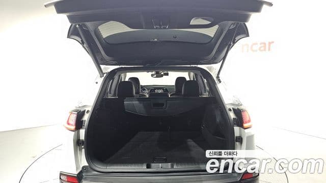 Jeep Cherokee 2021 — ფოტო 20/20