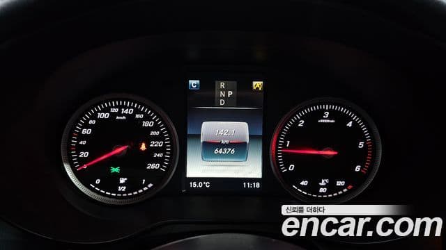 Mercedes-Benz GLC-Class 2018 — Şəkil 8/20