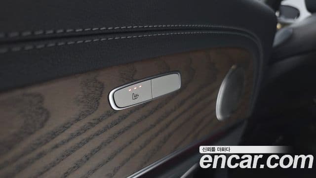Mercedes-Benz E-Class 2022 — фото 17 из 20