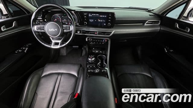 Kia K5 2023 — Photo 8/20