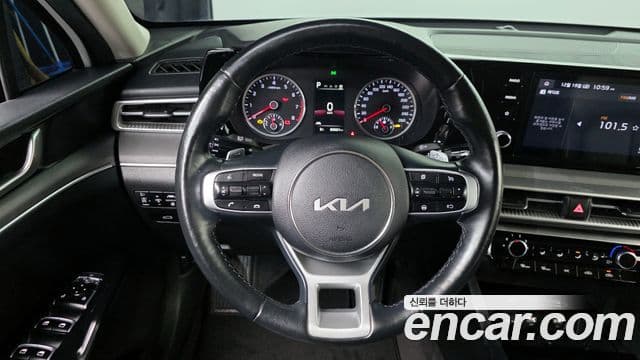 Kia K5 2023 — Photo 11/20