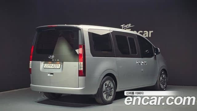 Hyundai Staria, 2022