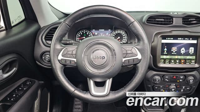 Jeep Renegade 2023 — фото 14 из 20