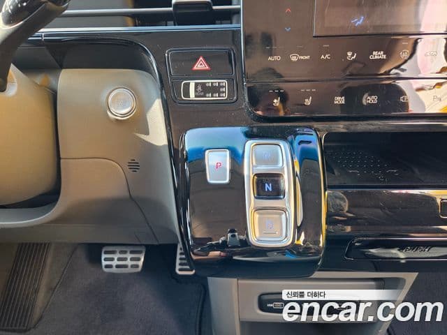 Hyundai Staria 2021 — фото 8 из 20