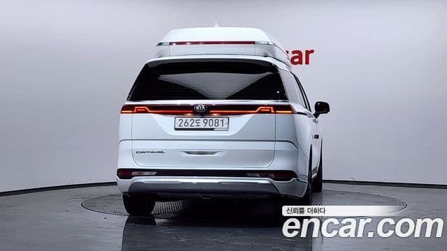 Kia Carnival 2021 — ფოტო 4/20