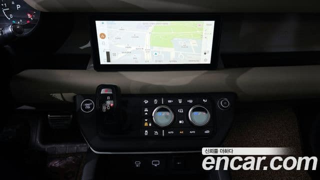 Land Rover Defender 2022 — ფოტო 14/20