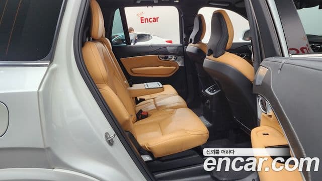 Volvo XC90 2023 — Photo 10/20