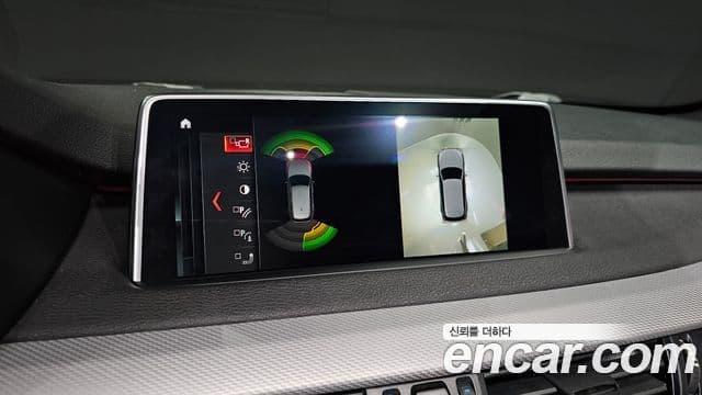 BMW X5 2018 — Photo 8/20