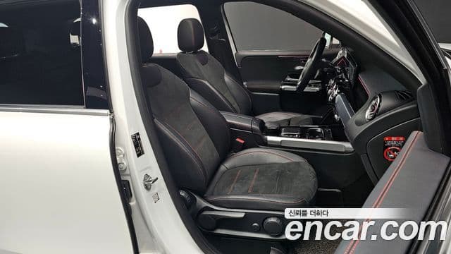 Mercedes-Benz GLB-Class 2022 — ფოტო 9/20