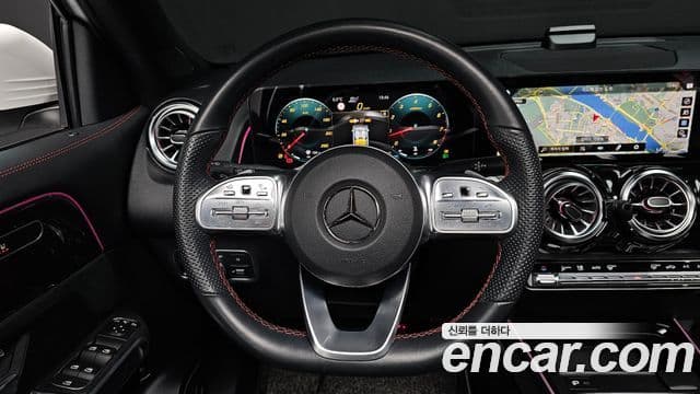 Mercedes-Benz GLB-Class 2022 — ფოტო 13/20